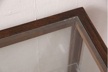 ガラスケースの見た目を変えずに綺麗にリペア!底板は新材に張り直し。(ショーケース、陳列棚、飾り棚)