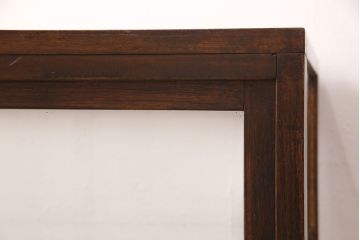 ガラスケースの見た目を変えずに綺麗にリペア!底板は新材に張り直し。(ショーケース、陳列棚、飾り棚)