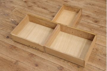 食器棚の見た目を変えずに綺麗にリペア!濃い茶色で着色し仕上げ。(収納棚、キャビネット、作業台付き)