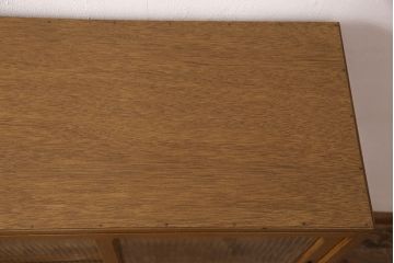 食器棚の見た目を変えずに綺麗にリペア!濃い茶色で着色し仕上げ。(収納棚、キャビネット、作業台付き)