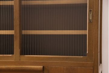 食器棚の見た目を変えずに綺麗にリペア!濃い茶色で着色し仕上げ。(収納棚、キャビネット、作業台付き)