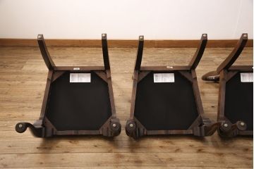 ダイニングチェア4脚をリペア&カスタム!座面の張り替えを行い、クリア塗装で仕上げ。(イス、サロンチェア)