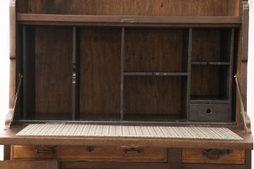 ライティングビューローをリペア&カスタム!作業台の生地を張り替え、現状に色味を活かして仕上げ。(簿記机、ワークデスク)