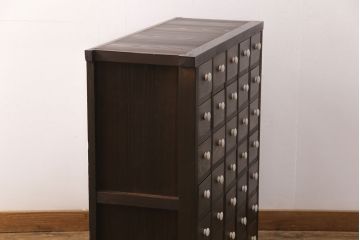 薬箪笥をリペア&カスタム!チェス系の色味に着色し仕上げ。(引き出し、チェスト、ドロワー、キャビネット)