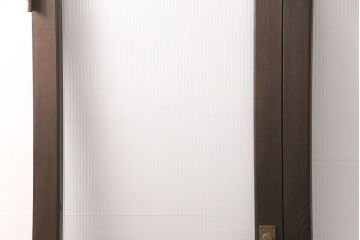 明治大正期のドアをリペア&カスタム!設置場所に合わせてリサイズ。クリアガラスからモールガラスへ変更。現状の色味そのままで仕上げ。(木製扉、建具)