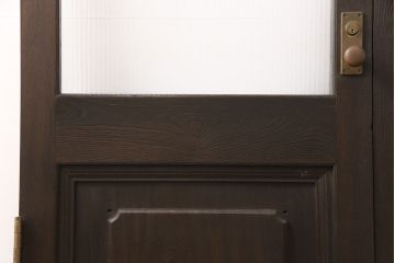 明治大正期のドアをリペア&カスタム!設置場所に合わせてリサイズ。クリアガラスからモールガラスへ変更。現状の色味そのままで仕上げ。(木製扉、建具)