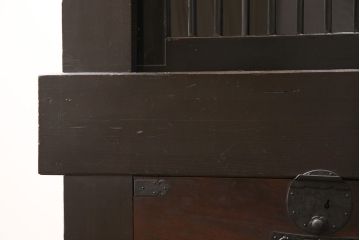 明治期の九尺収納箪笥をリペア&カスタム!取り外し可能な棚板を設置。引き戸の板をクリアガラスに変更し、現状に近しい色味に着色し仕上げ。(水屋箪笥、食器棚、収納棚、戸棚、キャビネット)