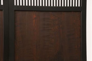 格子帯戸2枚をリペア&カスタム!設置場所に合わせてリサイズし、レーザー加工にて障子桟を製作。現状の色味に合わせて着色し仕上げ。(引き戸、建具)