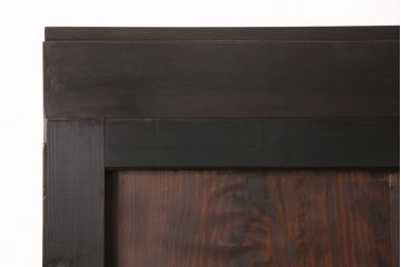 格子帯戸2枚をリペア&カスタム!設置場所に合わせてリサイズし、レーザー加工にて障子桟を製作。現状の色味に合わせて着色し仕上げ。(引き戸、建具)