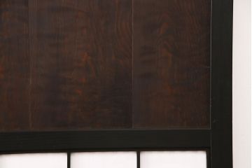 格子帯戸2枚をリペア&カスタム!設置場所に合わせてリサイズし、レーザー加工にて障子桟を製作。現状の色味に合わせて着色し仕上げ。(引き戸、建具)