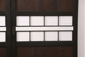 格子帯戸2枚をリペア&カスタム!設置場所に合わせてリサイズし、レーザー加工にて障子桟を製作。現状の色味に合わせて着色し仕上げ。(引き戸、建具)