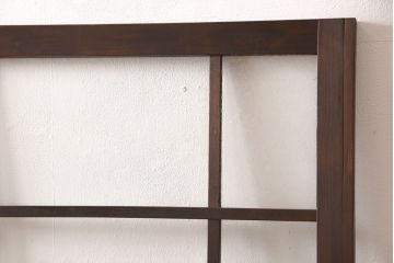 ガラス扉をリペア&カスタム!設置場所に合わせてリサイズ。取っ手とラッチを取り付け。赤味がかった茶色に着色し、水性ワックス仕上げ。(木製ドア、建具)