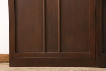 ガラス戸2枚をリペア&カスタム!設置場所に合わせてリサイズ。吊り戸金具を取り付け、クリアガラス、結霜ガラス、スリガラス、変わり花菱模様ガラスに入れ替え。現状に近しい色味に着色し仕上げ。(引き戸、建具)