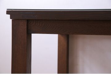 明治大正期の蔵戸をリペア&カスタム!取り外し可能なガラス天板と栗材の脚・格子戸デザインの収納棚を取り付け、ダイニングテーブルにリメイク。濃い茶色に着色し仕上げ。(4人掛け、6人掛け、収納棚、戸棚)