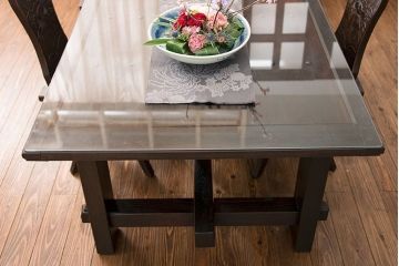 明治大正期の蔵戸をリペア&カスタム!取り外し可能なガラス天板と脚を取り付けダイニングテーブルにリメイク。濃い茶色に着色し仕上げ。(6人掛け、4人掛け、作業台)