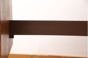 両袖デスクをリペア&カスタム!天板下の隙間埋め加工を施し、白い部分を本体と近しい色味にて着色仕上げ。(机、ワークデスク、オフィスデスク)