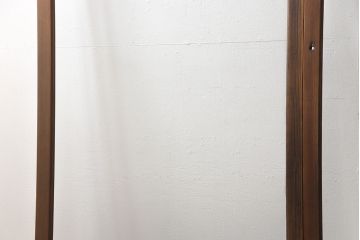 ガラス戸3枚をリペア&カスタム!設置場所に合わせてリサイズ。戸首加工を行い、現状の裏面の色味をベースに着色仕上げ。(引き戸、建具)