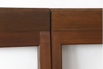 ガラス戸3枚をリペア&カスタム!設置場所に合わせてリサイズ。戸首加工を行い、現状の裏面の色味をベースに着色仕上げ。(引き戸、建具)