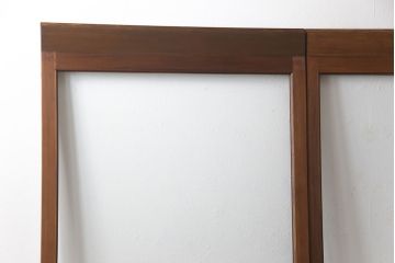 ガラス戸3枚をリペア&カスタム!設置場所に合わせてリサイズ。戸首加工を行い、現状の裏面の色味をベースに着色仕上げ。(引き戸、建具)