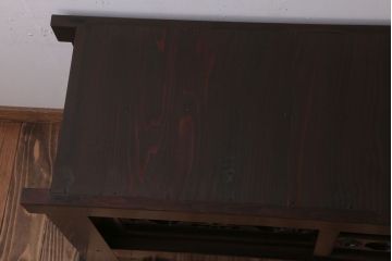 明治大正期の水屋箪笥をリペア&カスタム!背面を新材に張り替え、天板を取り付けローボードにリメイク。内部に取り外し可能な棚板を設置。赤みがかった濃い茶色に着色し仕上げ。(テレビ台、テレビボード、収納棚、戸棚、キャビネット)