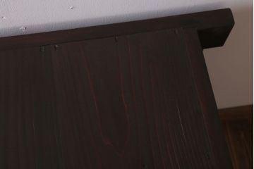 明治大正期の水屋箪笥をリペア&カスタム!背面を新材に張り替え、天板を取り付けローボードにリメイク。内部に取り外し可能な棚板を設置。赤みがかった濃い茶色に着色し仕上げ。(テレビ台、テレビボード、収納棚、戸棚、キャビネット)