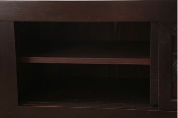 明治大正期の水屋箪笥をリペア&カスタム!背面を新材に張り替え、天板を取り付けローボードにリメイク。内部に取り外し可能な棚板を設置。赤みがかった濃い茶色に着色し仕上げ。(テレビ台、テレビボード、収納棚、戸棚、キャビネット)