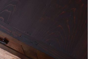 明治大正期の水屋箪笥をリペア&カスタム!背面を新材に張り替え、天板を取り付けローボードにリメイク。赤みがかった濃い茶色に着色し仕上げ。(テレビ台、テレビボード)