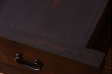 明治大正期の水屋箪笥をリペア&カスタム!背面を新材に張り替え、天板を取り付けローボードにリメイク。赤みがかった濃い茶色に着色し仕上げ。(テレビ台、テレビボード)