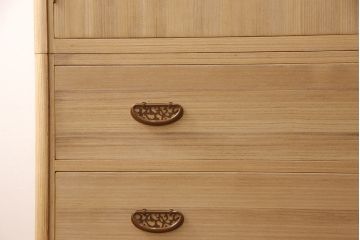 加茂桐箪笥をリペア&カスタム!台輪をカットし高さをリサイズ。蜜蝋ワックスで木地色仕上げ。(桐たんす、胴丸、総桐箪笥、衣装箪笥、着物箪笥、和タンス)