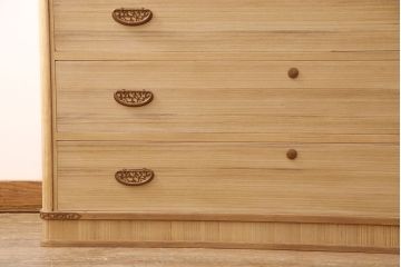 加茂桐箪笥をリペア&カスタム!台輪をカットし高さをリサイズ。蜜蝋ワックスで木地色仕上げ。(桐たんす、胴丸、総桐箪笥、衣装箪笥、着物箪笥、和タンス)