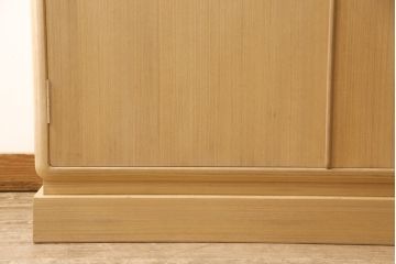 加茂桐箪笥の見た目を変えずに綺麗にリペア!開き戸の取っ手と鍵にメッキ掛けをし、鍵を使用可能に。木地色仕上げ。(大丸、桐たんす、着物箪笥、衣装タンス、和箪笥)