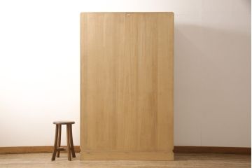 加茂桐箪笥の見た目を変えずに綺麗にリペア!開き戸の取っ手と鍵にメッキ掛けをし、鍵を使用可能に。木地色仕上げ。(大丸、桐たんす、着物箪笥、衣装タンス、和箪笥)
