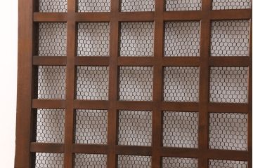 格子蔵戸をリペア&カスタム!高さをリサイズし、戸車を交換。金網部分はそのままにクリアガラスを取り付け。外部塗料で仕上げ。(建具、玄関戸、引き戸)