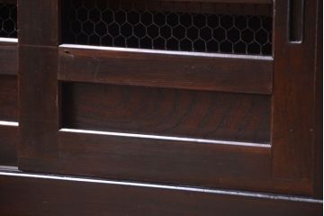明治期の水屋箪笥をリペア&カスタム!背面を新材に張り替え、引き戸内に取り外し可能な棚板を設置。天板を取り付けローボードにカスタム。赤みがかった濃い茶色に着色し仕上げ。(テレビ台、テレビボード、収納棚、戸棚、キャビネット)