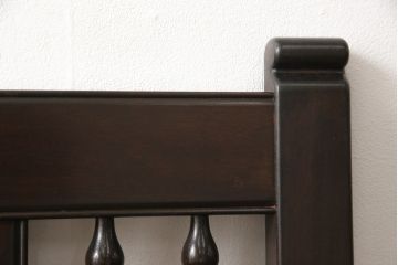 松本民芸家具のD型布張り椅子をリペア&カスタム!生地を張り替え、クッションを新規製作。木部は元の色味をベースに着色し仕上げ。(アームチェア、一人掛けソファ)