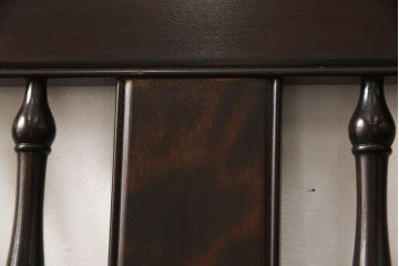 松本民芸家具のD型布張り椅子をリペア&カスタム!生地を張り替え、クッションを新規製作。木部は元の色味をベースに着色し仕上げ。(アームチェア、一人掛けソファ)