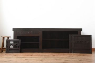 明治期の水屋箪笥をリペア&カスタム!天板を取り付け背面は新材に張り直し、ローボードにリメイク。内部に棚板を追加。赤みがかった濃い茶色に着色し仕上げ。(テレビ台、テレビボード、収納棚、キャビネット)
