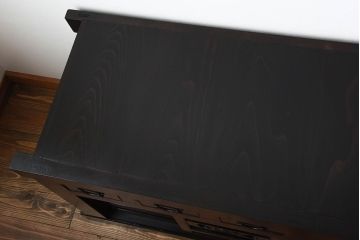 明治期の水屋箪笥をリペア&カスタム!天板を取り付け背面は新材に張り直し、ローボードにリメイク。内部に棚板を追加。赤みがかった濃い茶色に着色し仕上げ。(テレビ台、テレビボード、収納棚、キャビネット)