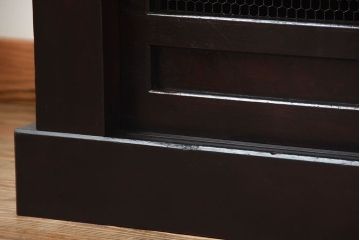 明治期の水屋箪笥をリペア&カスタム!天板を取り付け背面は新材に張り直し、ローボードにリメイク。内部に棚板を追加。赤みがかった濃い茶色に着色し仕上げ。(テレビ台、テレビボード、収納棚、キャビネット)