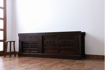 明治期の水屋箪笥をリペア&カスタム!新たに天板を取り付け、ローボードにリメイク。内部に棚板を設置。赤みがかった濃い茶色に着色し仕上げ。(テレビ台、テレビボード、収納棚、キャビネット)