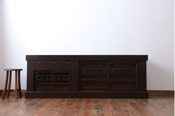 明治期の水屋箪笥をリペア&カスタム!新たに天板を取り付け、ローボードにリメイク。内部に棚板を設置。赤みがかった濃い茶色に着色し仕上げ。(テレビ台、テレビボード、収納棚、キャビネット)