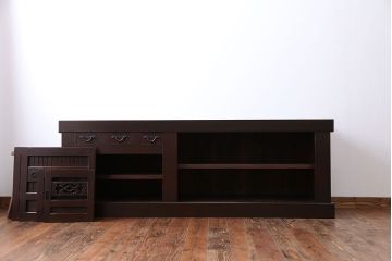 明治期の水屋箪笥をリペア&カスタム!新たに天板を取り付け、ローボードにリメイク。内部に棚板を設置。赤みがかった濃い茶色に着色し仕上げ。(テレビ台、テレビボード、収納棚、キャビネット)