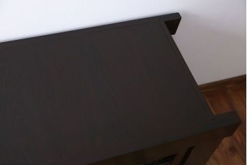明治期の水屋箪笥をリペア&カスタム!新たに天板を取り付け、ローボードにリメイク。内部に棚板を設置。赤みがかった濃い茶色に着色し仕上げ。(テレビ台、テレビボード、収納棚、キャビネット)
