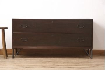 箪笥ローボードをリペア&カスタム!天板と鉄脚を取り付け、本体はワントーン落ち着いた色味に着色し仕上げ。(ローチェスト、引き出し、タンス、収納たんす)