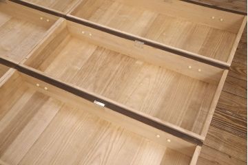 加茂桐箪笥をリペア&カスタム!高品質リペアを施し、落ち着いた茶色に着色。(総桐たんす、和タンス、衣装箪笥、着物箪笥)