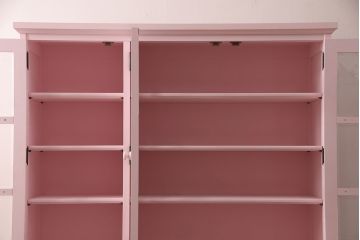 北海道民芸家具のキャビネットをリペア&カスタム!高品質リペアを施し、全体をピンクにペイント仕上げ。(収納棚、戸棚、陳列棚)
