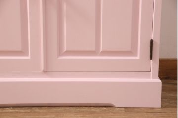 北海道民芸家具のキャビネットをリペア&カスタム!高品質リペアを施し、全体をピンクにペイント仕上げ。(収納棚、戸棚、陳列棚)