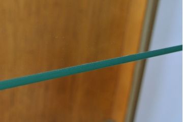 ドレクセルヘリテイジのキュリオケースをリペア&カスタム!ガラス棚を2枚追加。(ガラスケース、ショーケース、コレクションケース)
