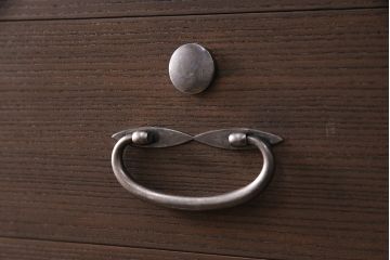 加茂桐箪笥をリペア&カスタム!落ち着いた茶色に着色仕上げ。(総桐たんす、着物箪笥、和タンス)