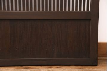 アンティークの格子戸3枚セットをリペア&カスタム!高さと幅をリサイズし、厚みも調整。濃い茶色に着色しワックスで仕上げ。(引き戸、建具)